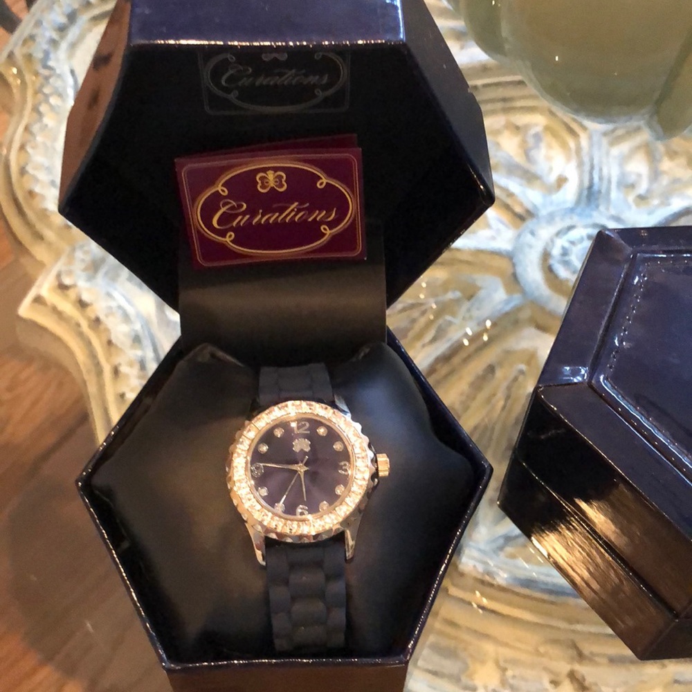 CLOSET CLOSING ! 2morrow Morning !Women’s Watch Rhinestone Accent Face